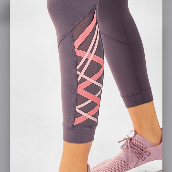 FABLETICS Dynamic High-Waisted Lattice 7/8 Legging - Picture 2 of 13